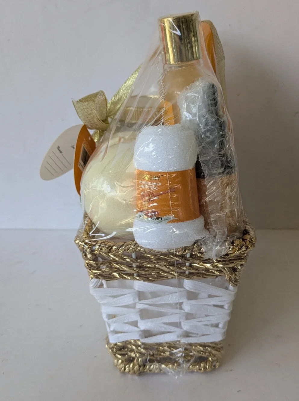 Lovery Almond Milk & Honey Bath Gift Basket Gold & Cream NWT